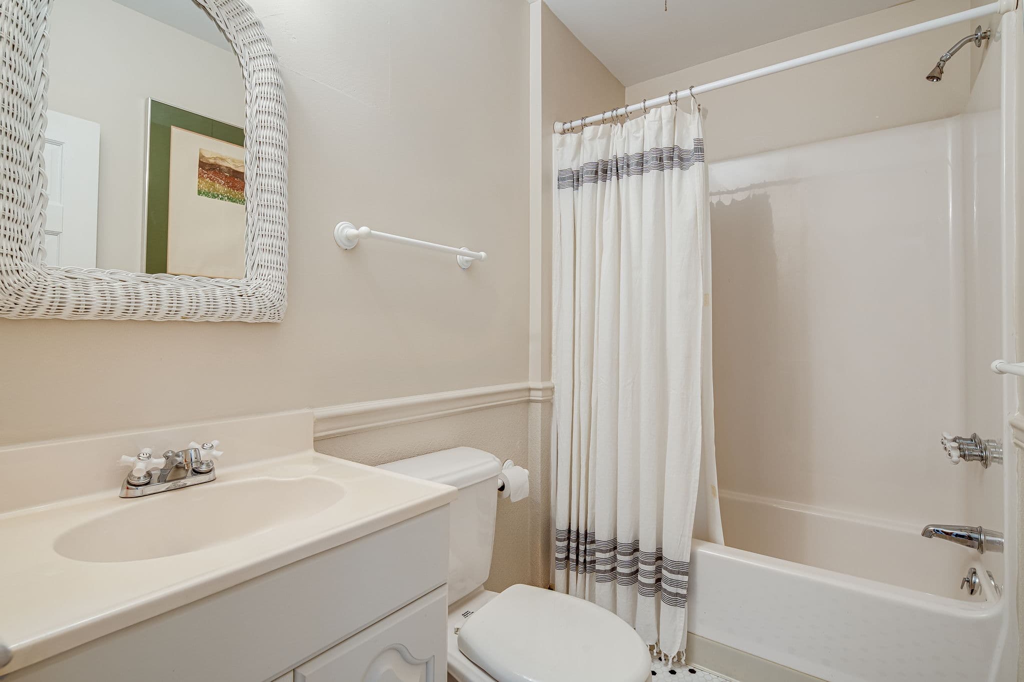 bathtub, sink, toilet, mirror